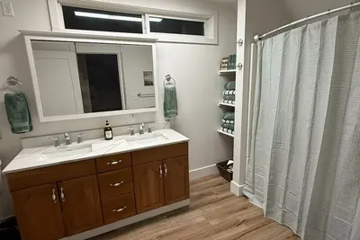 Image de Spacious 4-bedroom townhome in excellent Spokane near town