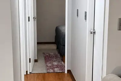 Image de Comfortable Apartment for 4, Near Downtown
