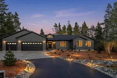 Image de Bandon's Trail House, 2 minutes to Bandon Dunes Golf Resort, Hot Tub, Fire Pit