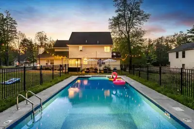 Image de Private Heated Pool | Hot Tub | Game Room