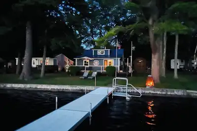 Image de Lakefront Cottage Near Torch Lake • Private Dock •Kayaks •Sunsets