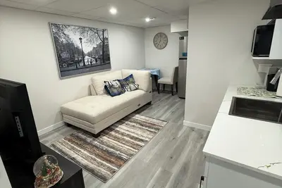 Image de Family suit near costco with free parking and wifi