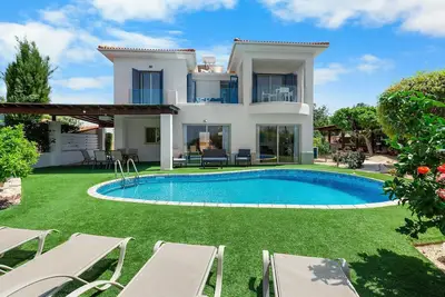 Image de Villa Latchi Marina 21 -  a villa that sleeps 6 guests  in 3 bedrooms