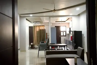 Image de Amur 5: 3 Bhk Mohali Penthouse with Home Theatre