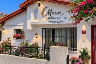 Moon Garden House