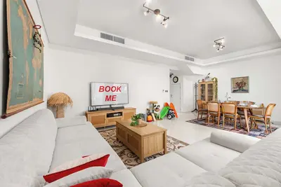 Image de Free housekeeping visits during your stay - StayShort - Modern 4 Br villa in Damac Hills 2 with Garden that sleeps 8