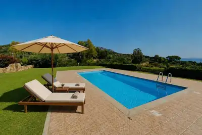 Image de Mandy and Dolly's house with sea view and pool