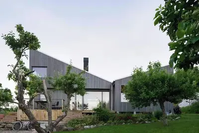 Image de Maison conçue par un architecte près des cours d'eau de Malö