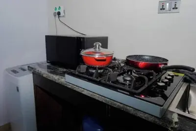 Image de Ayinke Apartment – Cozy 2-Bedroom Stay with Balcony, Starlink Wi-Fi & Security