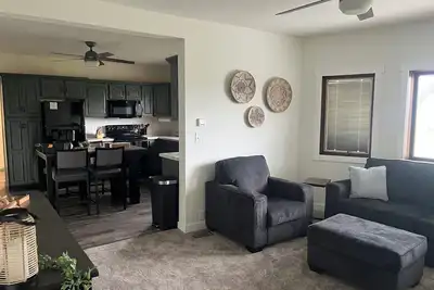 Image de Spacious Lancaster Retreat 4 bed 2 bath -sleeps 11