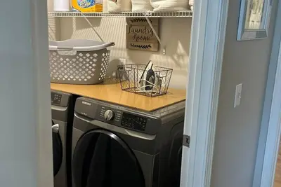 Image de 3-bedroom mobile home in tranquil Lexington with Ac