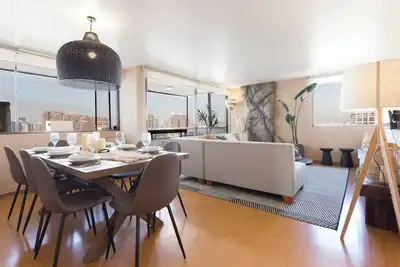 Image de The Cave - Spacious apartment in front of Arauco Park