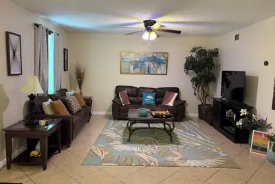 Image de 2-bedroom apartment tranquil and close to beaches with Ac for relaxing stays