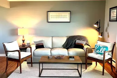 Image de Newly renovated home w/ space to move inside & out
