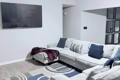 Image de 2-bedroom house w/ office space and patio
