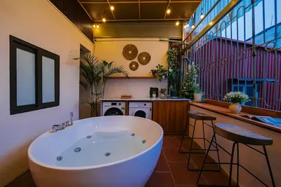 Image de 2Br/Private Sauna-Jacuzzi/2minutes to Hoan Kiem Lake