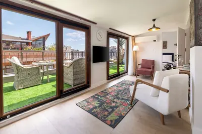 Image de Huge Balcony Taksim Rooftop Apt At Monnas Suite