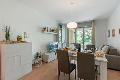 Image de Residenza il Mulino: Lake Maggiore Ispra Apt with Terrace, Ispra, Italy