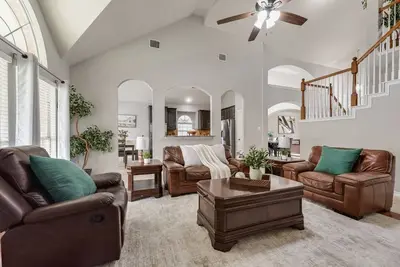 Image de 5 Br Game Room House- 15 min to At&T - 1 -Night ok