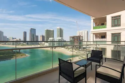 Image de Balcony Bliss at Reem Diamond
