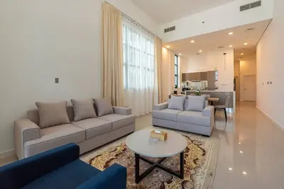 Image de Stylish 2br Apt with Balcony & Views