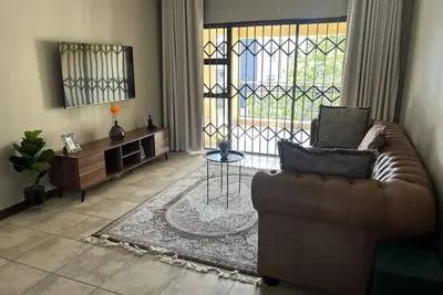 Image de Appartement spacieux près de Gautrain, Gallagher et Moa