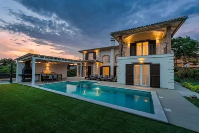 Image de Villa BrickOliva (100551-K1) - Porec