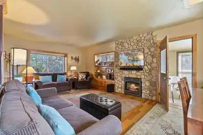 Image de New! Historic Bend Cottage | Walk to Deschutes River & Downtown Shops