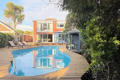Image de Palm House | Heated Pool | Sleeps 10 | South Downs