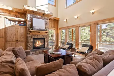 Image de New! Huge Bend Vacation Home | Near Downtown & Ski Resort