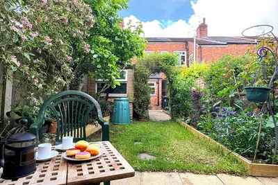 Image de Peaceful City Escape with Beautiful Garden, and Pet Friendly