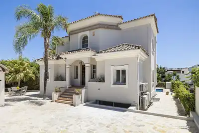 Image de Villa Limones - Luxury 6-Bed Beachside Villa in San Pedro, Marbella
