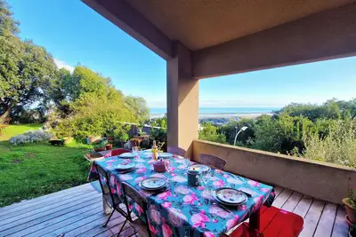 Image de Maison de charme au calme avec jardin vue mer, montagne et réserve naturelle