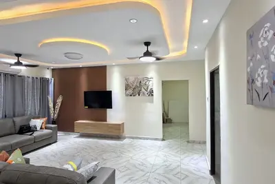 Image de beautifully updated, centrally located offering air-conditioning in every room