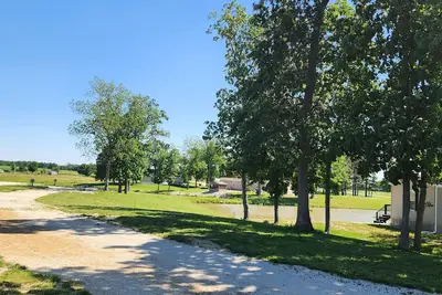 Image de Beautiful Lake Shelbyville Camping Site Along Side Stocked Fishing Ponds Site#1