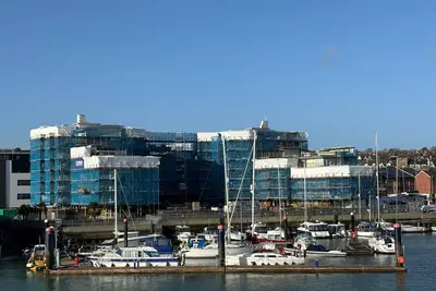 Image de Coastal View  Stylish Waterfront Apartment Cowes