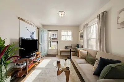 Image de 2br - King and Queen - near Downtown and Beach