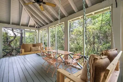 Image de The Story House Cottage with Pool & Beach Access