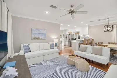 Image de Driftwood Place Cottage with Heated Pool & Beach Access