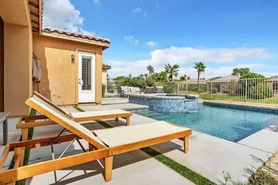 Image de Desert Paradise, Hot Tub, Pool