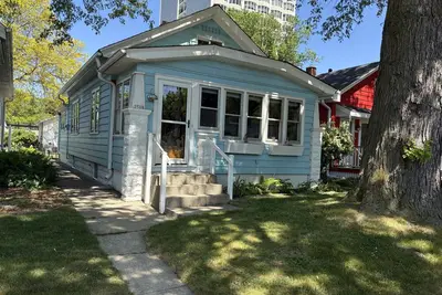Image de Cozy 2-bedroom house in the eclectic Bay View - blocks from the Lake