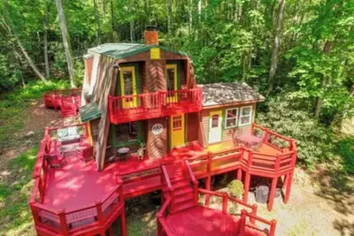 Image de The Magic Tree Haus: A Creekside Getaway