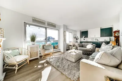 Image de Views! 1bd 1b Beach Vibes Downtown! 2ac Units! King Bed! Free Ug parking!