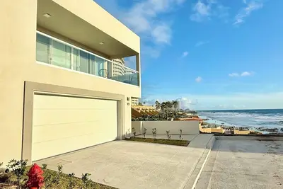 Image de New Modern Beach House