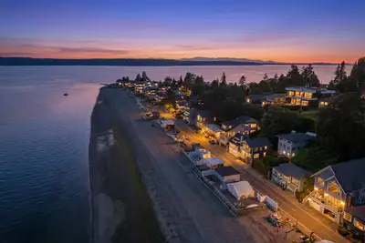 Perch - Waterfront Cabana | Puget Sound & Rainier Views