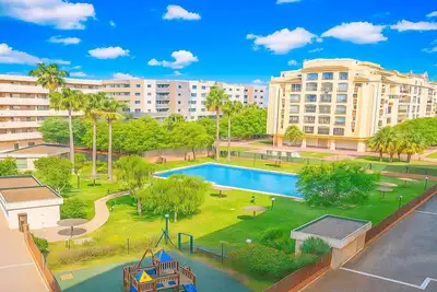 Image de Appartement lumineux à Estepona avec balcon et parking privé