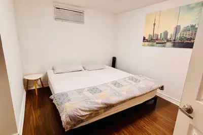 Image de Welcome! This is a private 1-bedroom lower-level basement suite in our home.