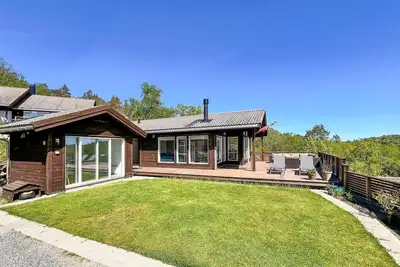 Image de Cozy home in Lyngdal with WiFi