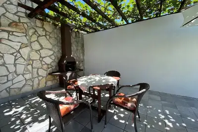 Image de Appartement d'une chambre avec la terrasse Basanija, Umag (A-27427-a)