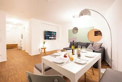Image de Vacation apartment with 2 bedrooms (Yellow Submarine Suite)